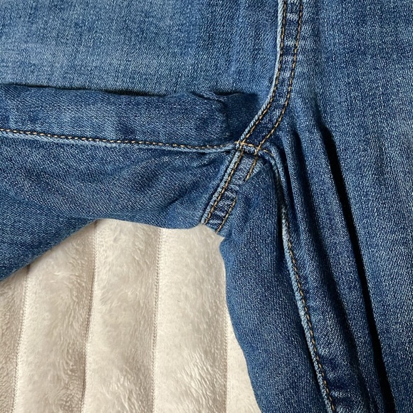 American Eagle Super High Rise Jegging | Size 6 Short - Picture 4 of 10
